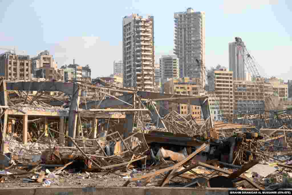 Внаслідок вибуху у Бейруті були зруйновані чи пошкоджені будівлі за кілька кілометрів від порту. Точна причина вибуху досі встановлюється &nbsp;