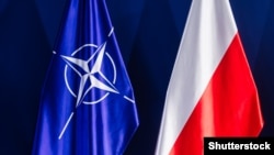 Zastava NATO-a i Poljske