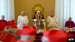 Papa Benedict al XVI-lea la un consistoriu ordinar de la Vatican, înaintea anunţului privind renunţarea la fotoliul pontifical. 11 februarie 2013