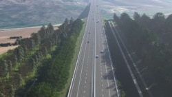 Macheta Autostrazii A8, din apropierea graniței dintre R. Moldova și România. 