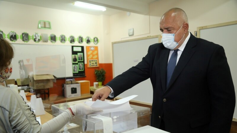 Борисов и Трифонов со мнозинство освоени гласови од 87% избројани ливчиња 