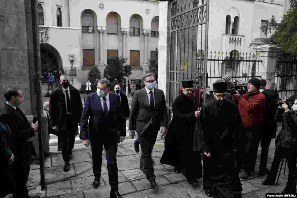 Na ceremoniju ustoličenja zajedno su stigli predsednik Srbije Aleksandar Vučić i predsedavajući Predsedništva BiH Milorad Dodik.