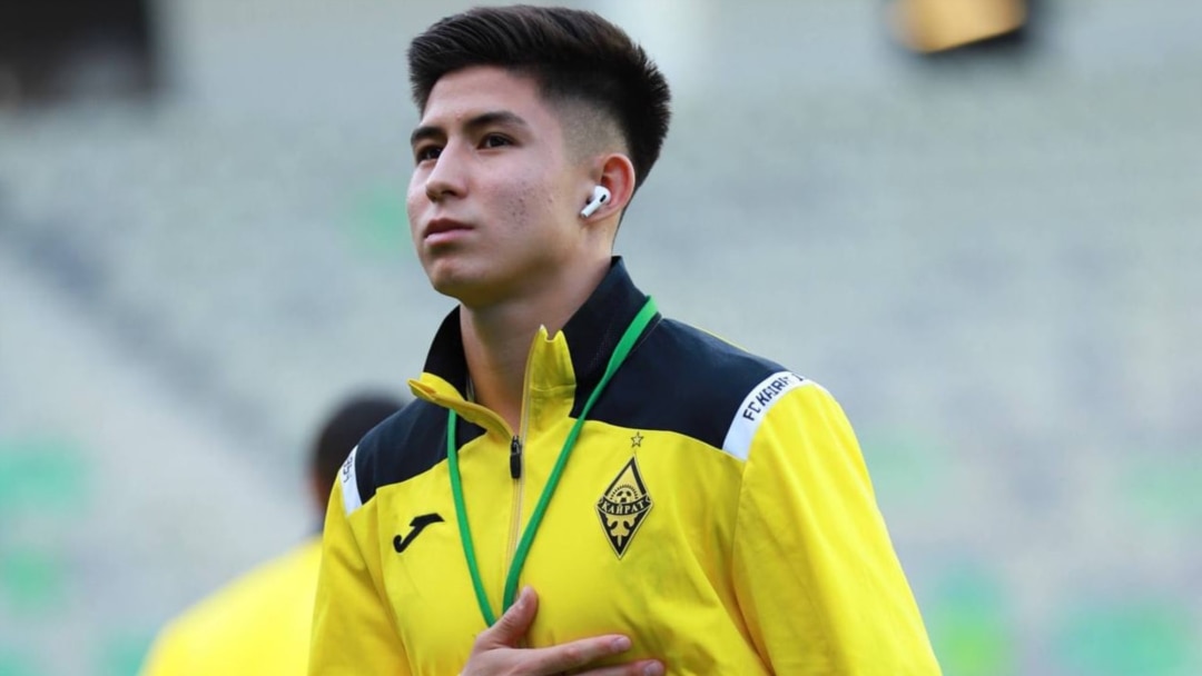 Порно, олар бір кискаға кезек-кезек камминг жасайды