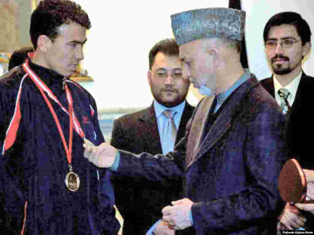 کرزی 2008