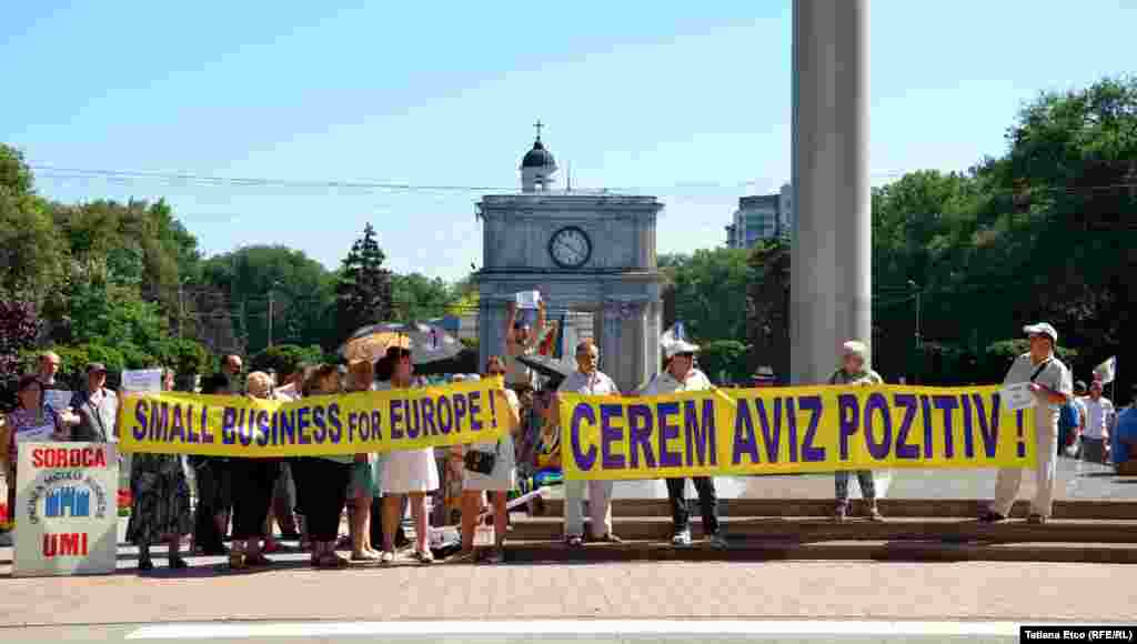 Moldova - Protest of little businessmen, Chișinău