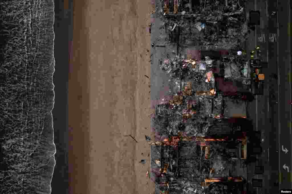 Pamje me dron e ndërtesave të shkatërruara si pasojë e zjarrit në Malibu të Kalifornisë. Fotografi e 15 janarit 2025.