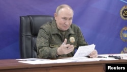 Уладзімер Пуцін у вайсковай форме, архіўнае фота