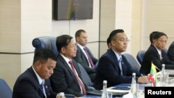 مین آنگ هلینگ، رئیس شورای نظامی حاکم بر میانمار در نشستی در دیدارش از مسکو