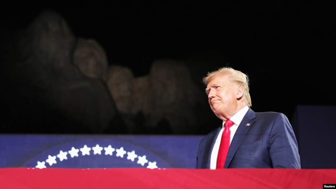 Obraćanje Donalda Trumpa ispred Mount Rushmorea
