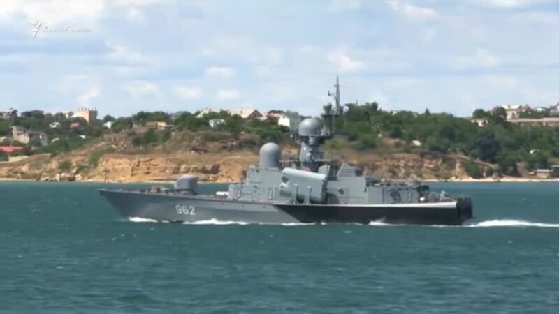 Залпы и показательный морской бой. Выставка военной техники в Севастополе (видео)