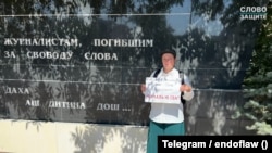 Патяева на пикете в Грозном. Фото из телеграм-канала "Слово защите"