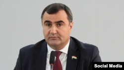 Алишер Мирзонабот аз соли 2021 раиси Вилояти Мухтори Кӯҳистони Бадахшон буд