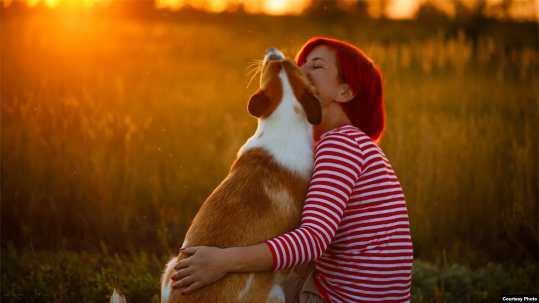 Үлкен әтештер мен жас қыздардың қатысуымен порно видео