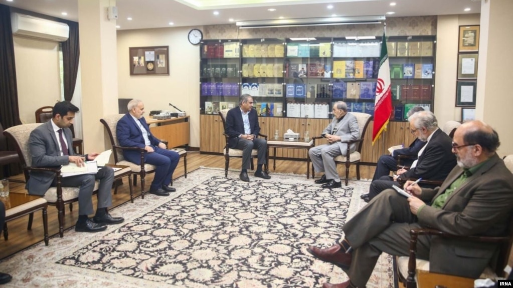 علی اکبر ولایتی (وسط، نفر سمت راست) مشاور رهبر جمهوری اسلامی ایران در دیدار با سید محسن نقوی، وزیر کشور پاکستان