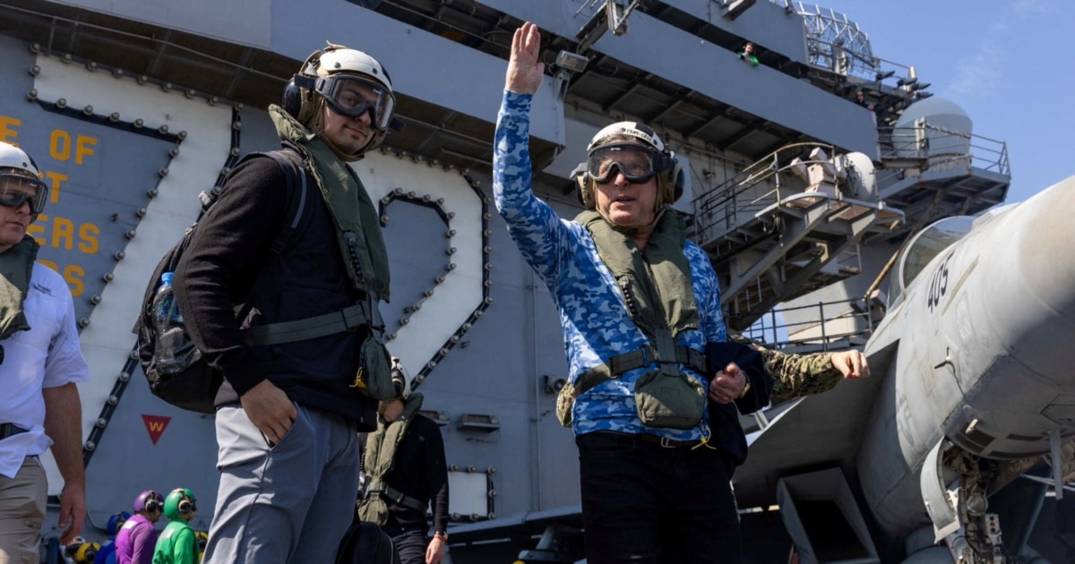 US Negotiating Team Visits Strike-Force Carrier Off Iranian Waters