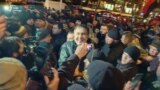 Суд не задовольнив клопотання про домашній арешт Саакашвілі. Активісти провели його додому (відео)