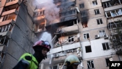 Надзвичайники врятували сімох мешканців будинку в Святошинському районі, психологи ДСНС надали допомогу 171 людині