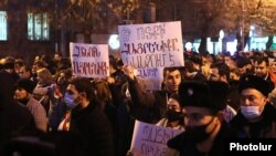 Armenia -- Opposition supporters demonstrate in Yerevan to demand Prime Minister Nikol Pashinian's resignation, December 14, 2020.