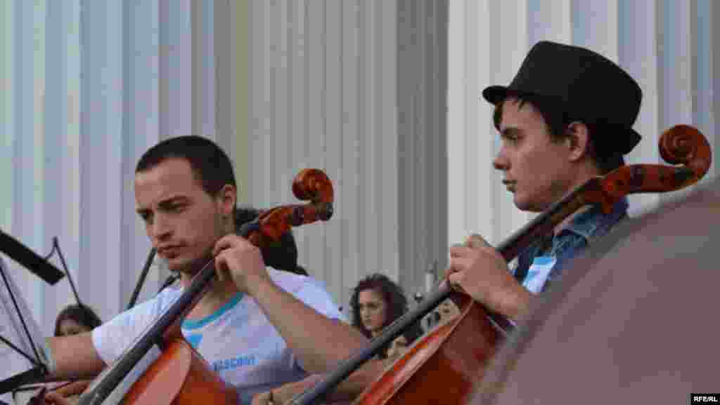  Youth Orchestra (în)cîntă în aer liber #2