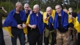 Раніше Радіо Свобода стало відомо, що масштабний обмін полоненими між Україною і Росією триває 23 травня