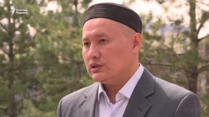 Әйелдердің стриптиз бейнеклубтары Байланған гейлермен порно