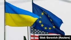 «Сьогодні Сполучені Штати та Європейський Союз роблять новий крок до поглиблення наших економічних відносин, розбудовуючи чисті енергетичні економіки майбутнього та вирішуючи спільні виклики в економіці та у національній безпеці», – йдеться у заяві