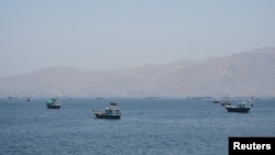 Նավեր Հորմուզի նեղուցում, արխիվ
