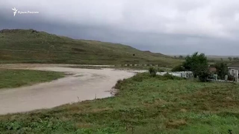 Наводнение в Крыму: потоки воды из речки Катерлез хлынули в сторону Керчи (видео)