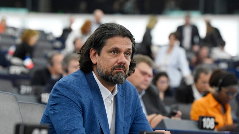 PPE ar putea decide miercuri excluderea Fidesz