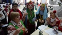 Песни на празднике старого Нового года в Севастополе (видео)