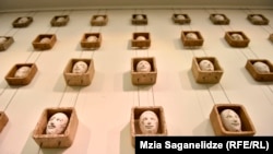 გამოფენა „კედლის ობიექტი - მასალა თიხა“