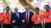 Доналд Трамп, раиси ҷумҳури Амрико ва Ҷанни Инфантино, президенти ФИФА ба тамошои бозии ниҳоии қаҳрамонии бошгоҳҳои футболи ҷаҳон омаданд