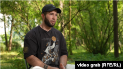 Український військовий Євген «Хамзат» Кравчук під час інтерв’ю Радіо Свобода. Київ, серпень 2025 року