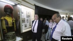 Ligjvënësit francezë në muzeun e Sevastopolit, Krime