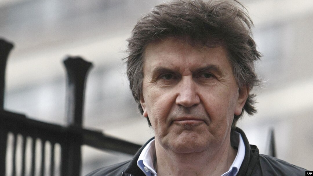 Ejup Ganić nakon puštanja iz pritvora 12. marta 2010. godine.