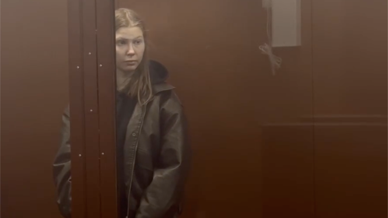 Суд в Москве ограничил действия москвички по делу о кальяне на куличе