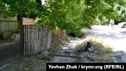 Ливневый водосток на улице Самотечной в Севастополе, архивное фото