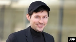 Pavel Durov, director general și cofondator al aplicației de mesagerie Telegram, la tribunalul din capitala franceză pentru o audiere, Paris, 6 decembrie 2024.