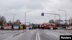 Fermierii polonezi au blocat din nou granița cu Ucraina, la Okopy, 20 februarie 2024.