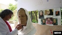 سردیس جمیله شیخی در دومین سمپوزیوم مجسمهسازی مفاخر ایران