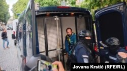 Fotoreporter Gavrilo Andrić u policijskoj marici