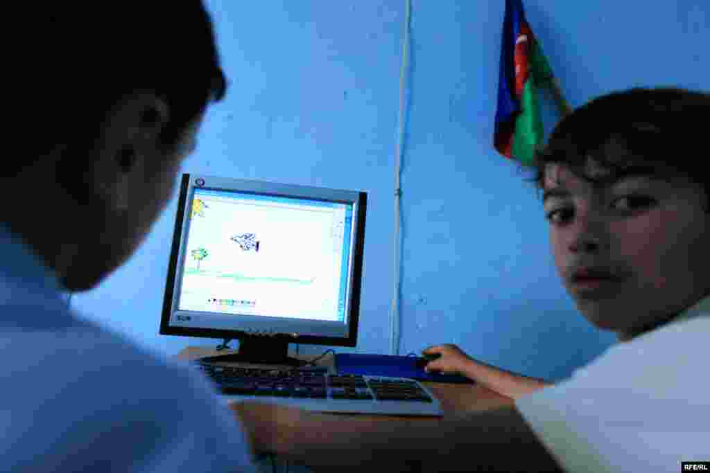 Ucqarlarda bəzi məktəblər #17