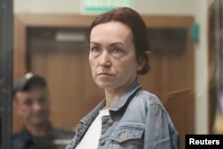 RFE/RL journalist Alsu Kurmasheva, a dual U.S.-Russian citizen, attends a court hearing on May 31 in Kazan.