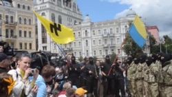 Pro-Ukraine Militia Vows To Fight Separatists