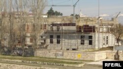 Скопје - Изградба на нов објект покрај кејот 