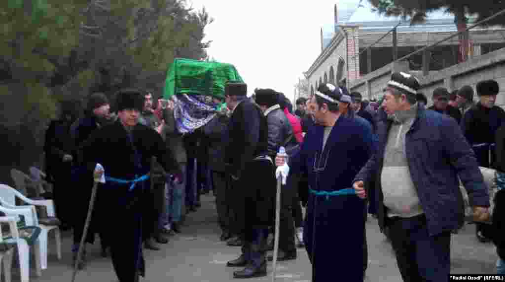 Tajikistan -- Funeral Faiziniso Vohidova, tajik famous human rights defender, Bobojon Ghafurov district, 4Jan2019