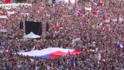 Biggest Czech Postcommunist Demo Urges Prime Minister To Step Down