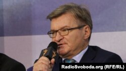 Немиря повідомив: народні депутати звертались до прем’єр-міністра України Володимира Гройсмана «з вимогою надати інформацію щодо стану виконання закону»