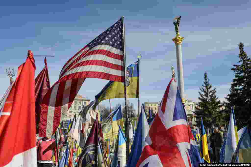 Для Сполучених Штатів 4 липня – це нагадування про ціну власної незалежності. Проте останні чотири роки надали цьому святу нового, трансатлантичного сенсу. Після початку повномасштабного вторгнення Росії до України у лютому 2022 року до українського війська приєдналися тисячі іноземних добровольців