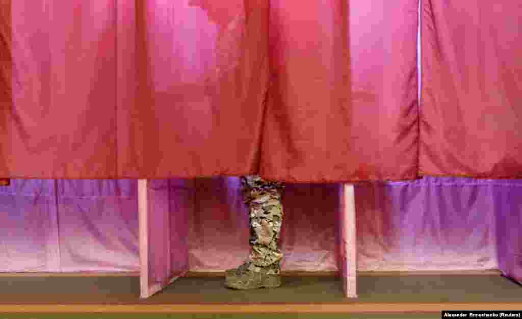 Так зване &laquo;голосування&raquo; під час псевдовиборів в окупованому російськими гібридними силами Донецьку, 11 листопада 2018 року. БІЛЬШЕ ПРО ЦЕ